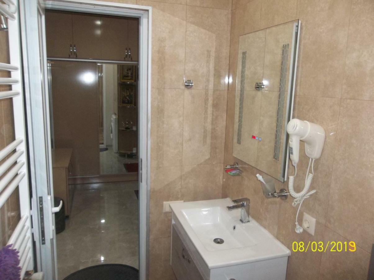 Мате Apartment Batumi Exterior foto